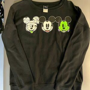 Disney crewneck Halloween size medium
